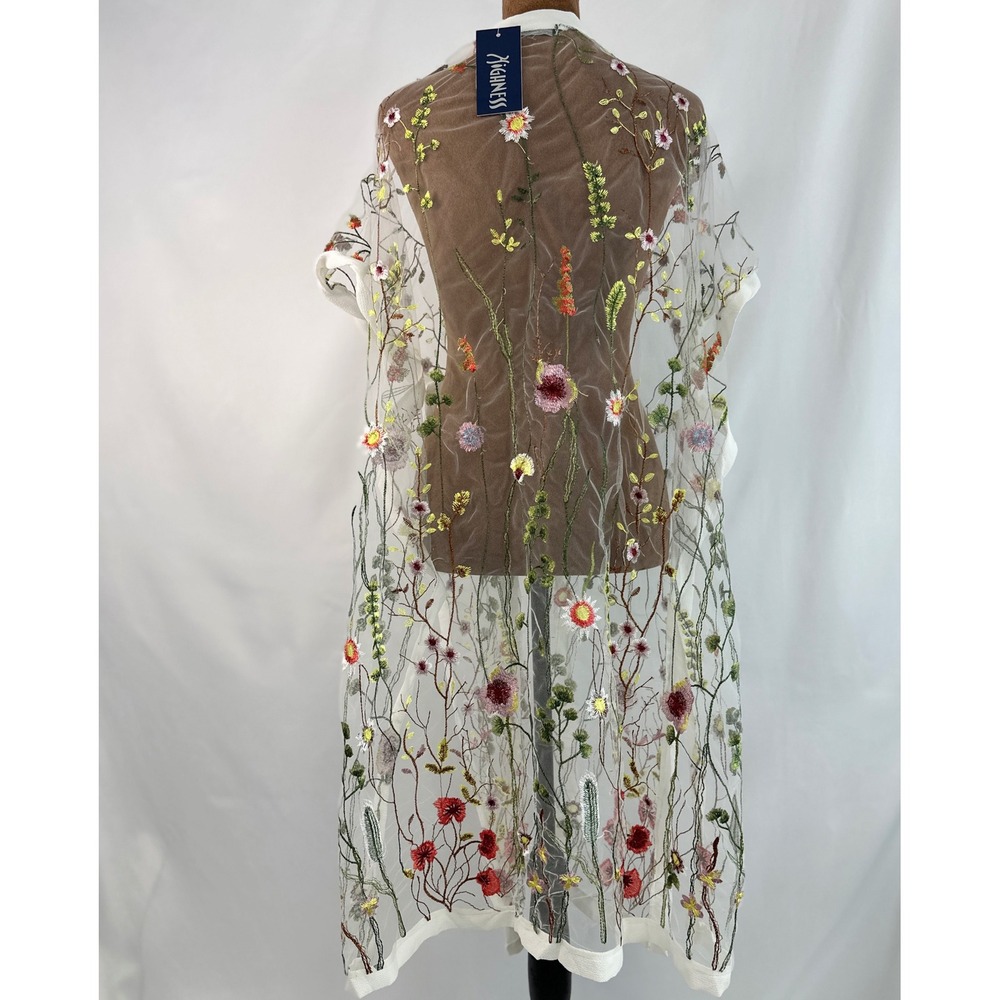 Delicate Floral Embroidered Kimono - White